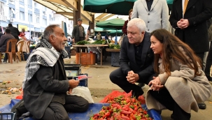 Başkan Özalper ve Kurmayları Pazar Yerindeydi